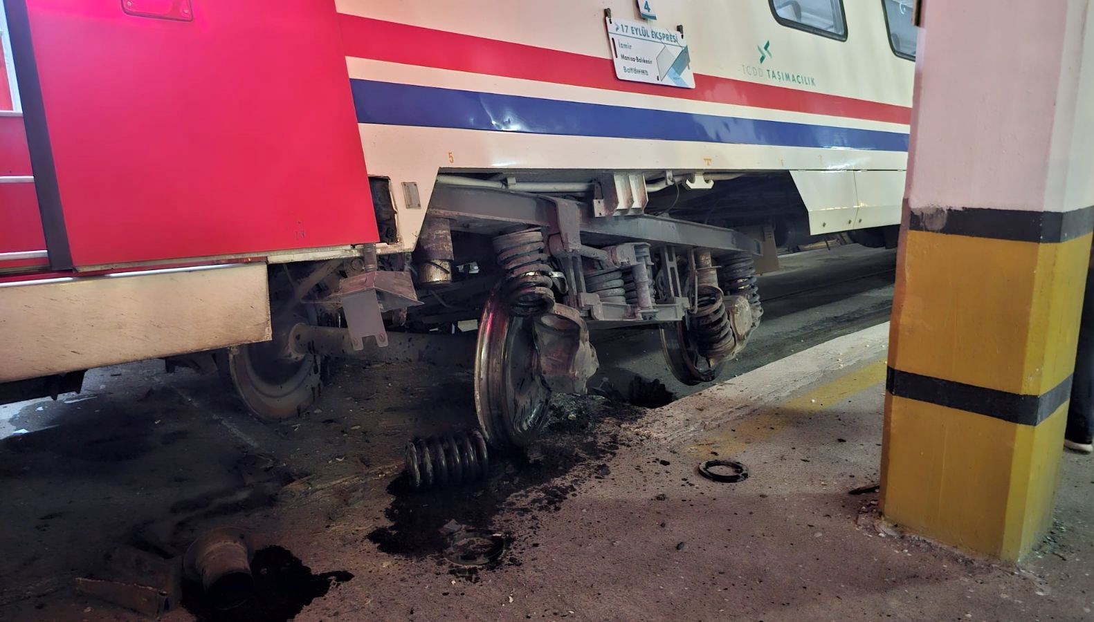 bandirmada tren kazasi istasyon duvarina carpti PZTLJ23W