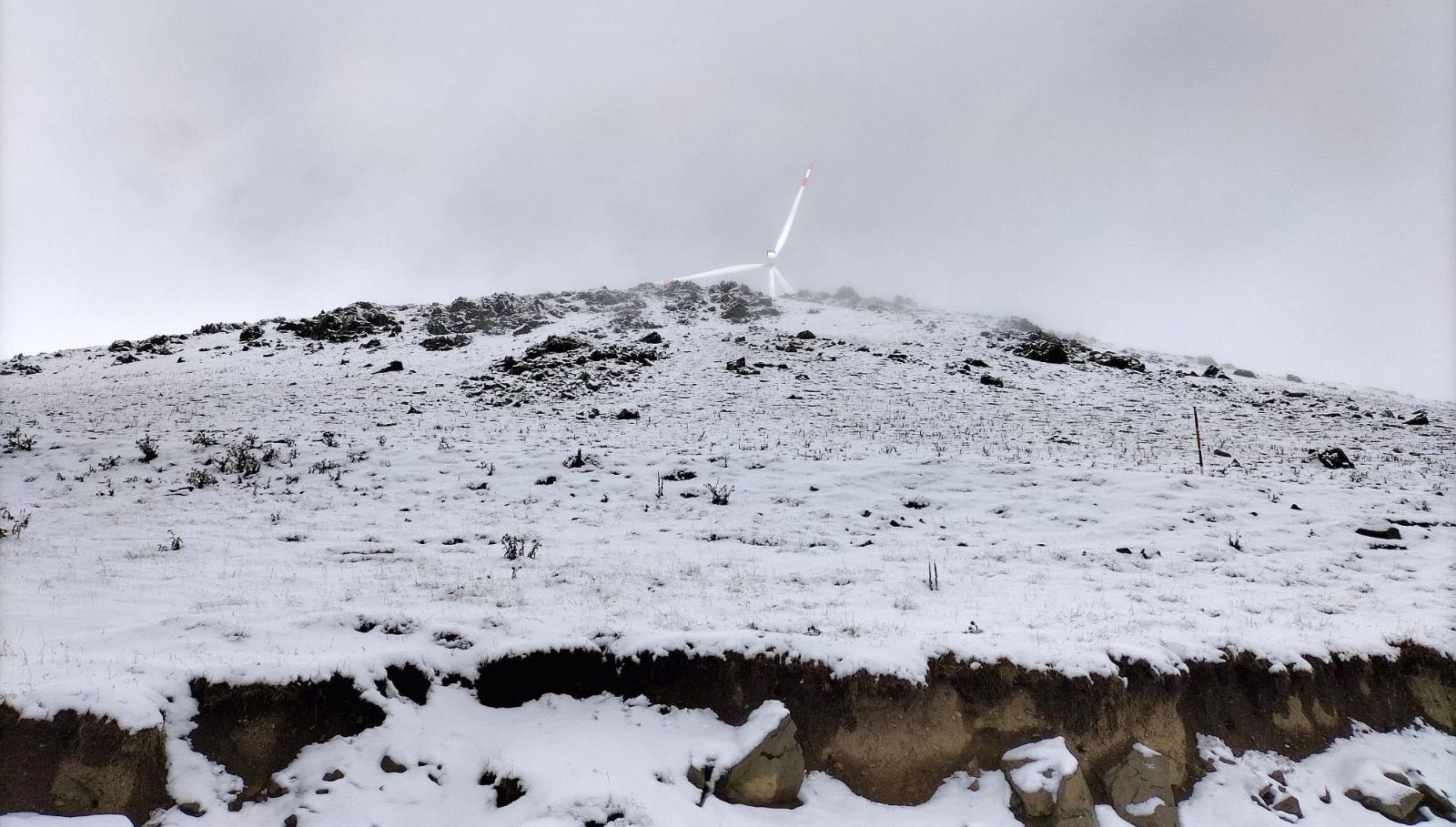 bayburtun yuksek rakimli koylerinde kar yagisi etkili oldu 2X3vOcqf