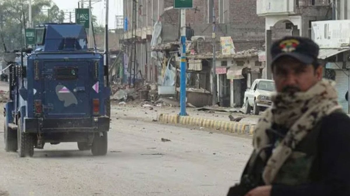 pakistanda hava saldirisi olenlerin arasinda kadin ve cocuklar da var HlJEGwze