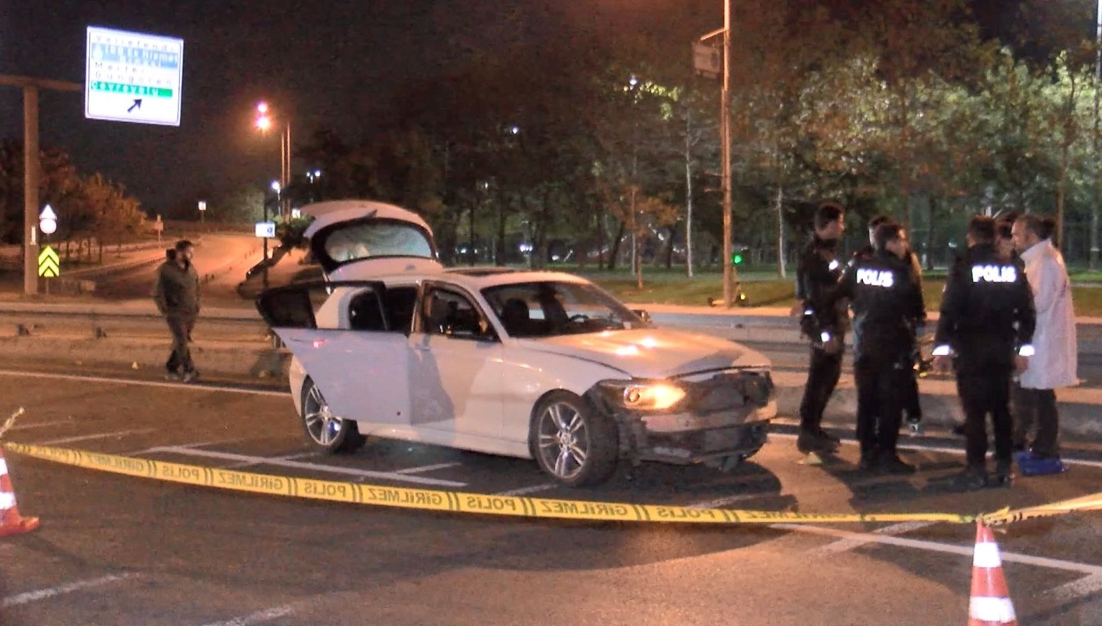 dur ihtarina uymadi 5 polis aracina carpti kovalamaca sonucu vurularak yakalandi uSPVkUpW.jpg