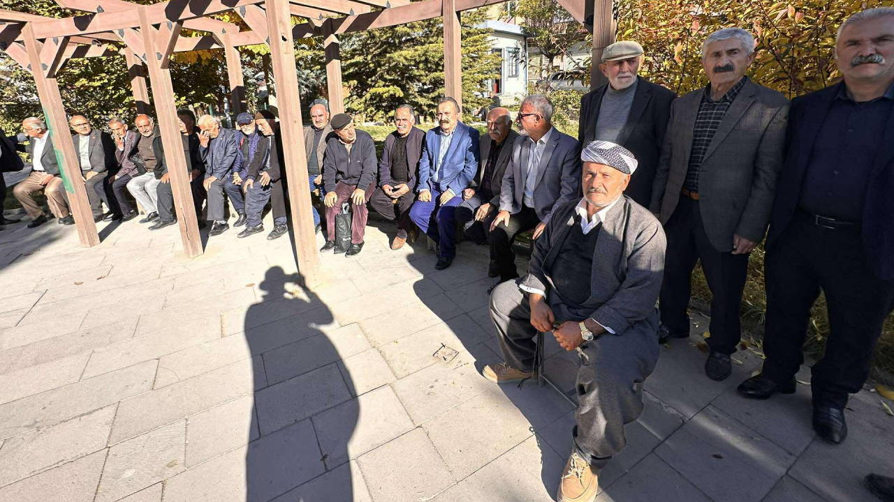 emekliler vanda konustu mezarimizi kazip gommeye tenezzul etmiyorlar bkQtFIiN.jpg