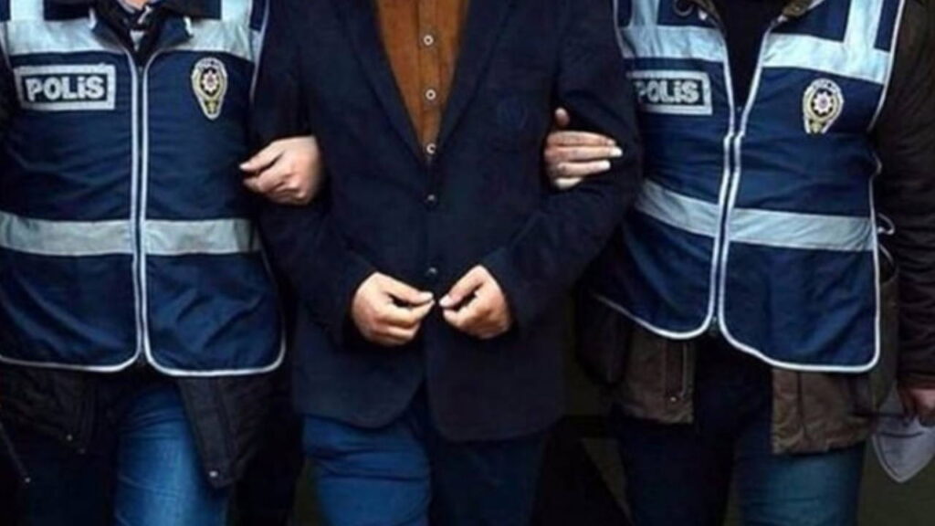 karabuk-merkezli-8-ilde-dolandiricilik-operasyonu-18-tutuklama-eu38RXX9
